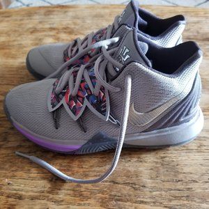 Nike Kyrie 5 Lebron Basketball Shoes 3.5Y Boys